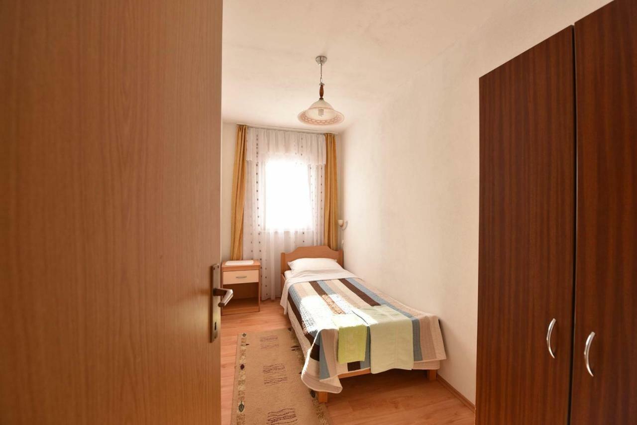 Apartmani Marko Gdinj ภายนอก รูปภาพ