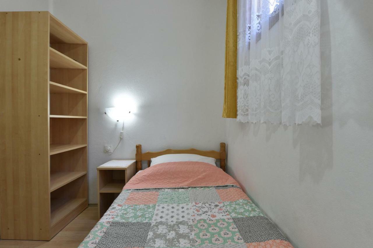 Apartmani Marko Gdinj ภายนอก รูปภาพ