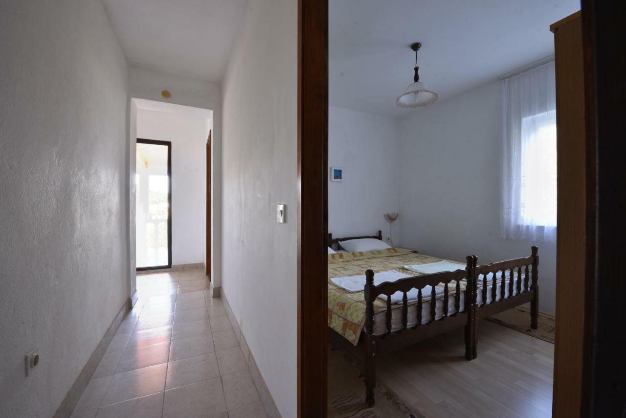 Apartmani Marko Gdinj ภายนอก รูปภาพ
