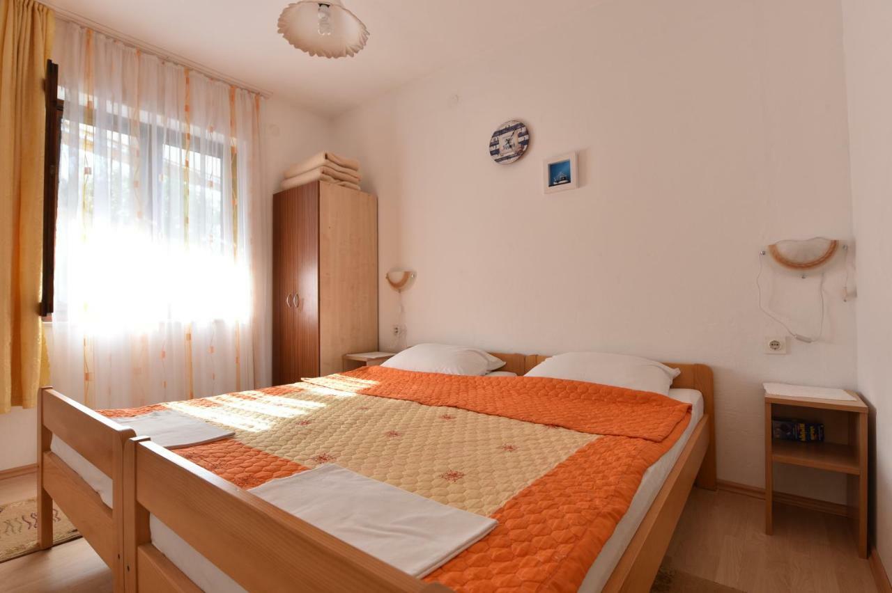 Apartmani Marko Gdinj ภายนอก รูปภาพ