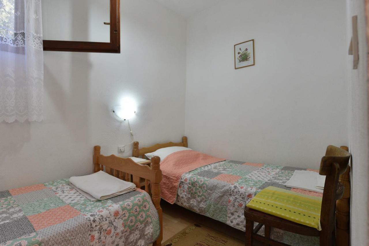 Apartmani Marko Gdinj ภายนอก รูปภาพ